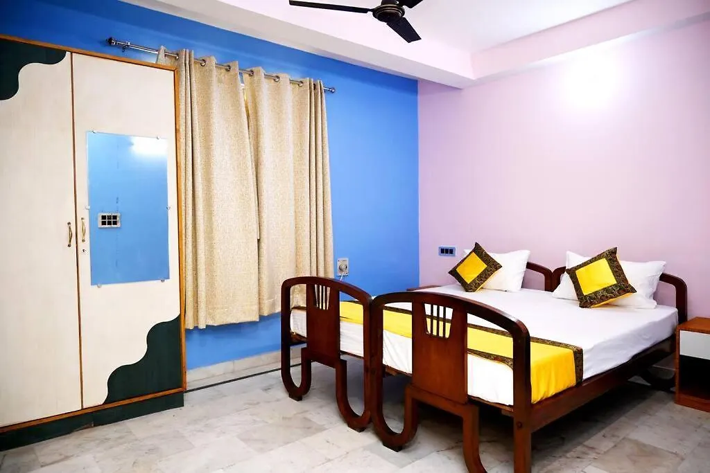 Krishna Home-Stays Varanasi 0*,  India